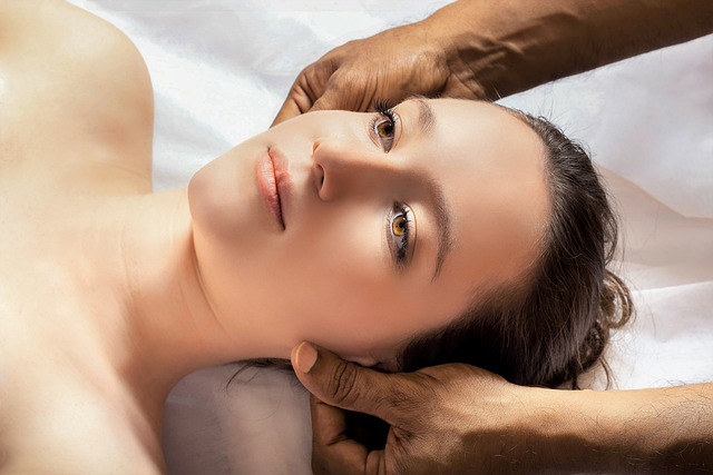 Techniques de massage du cuir chevelu pour stimuler la croissance